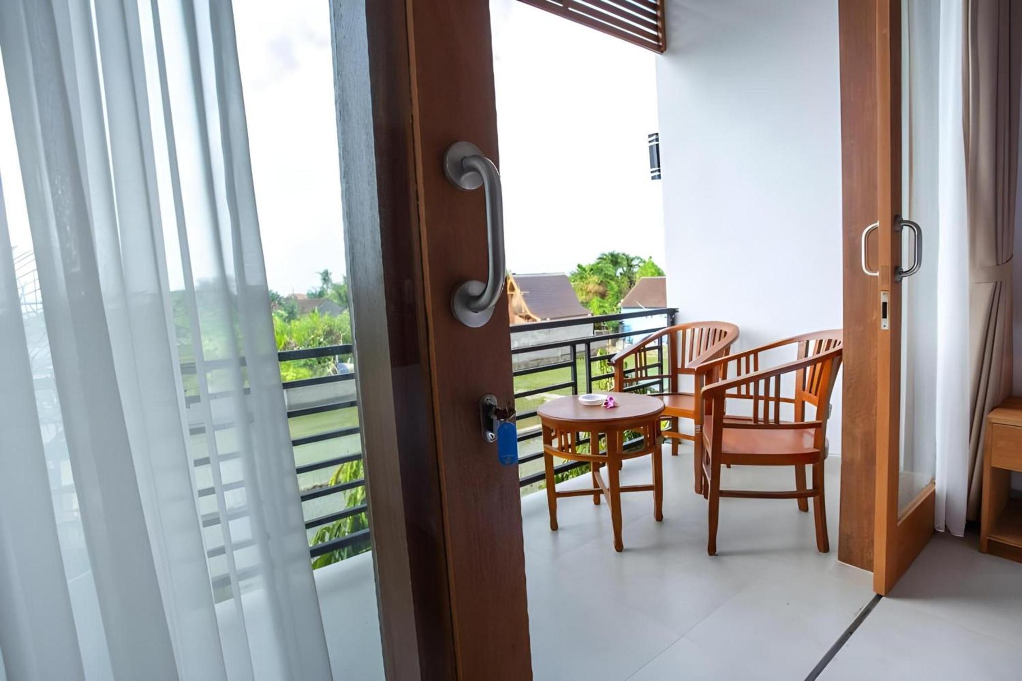 Oyo 1207 Pondok 789 Near Canggu Echo Beach Экстерьер фото